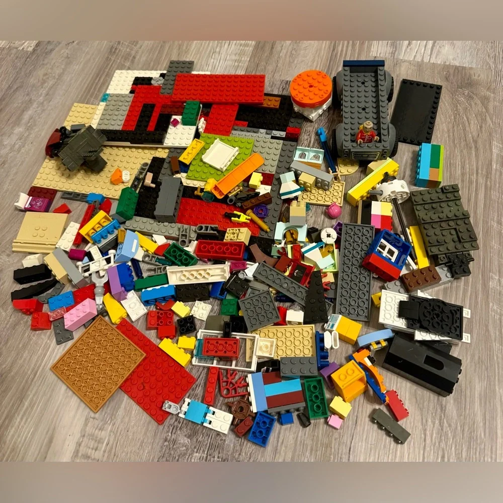 2 lbs Pounds Net weight Small Lego Bricks Assorted Parts & Pieces